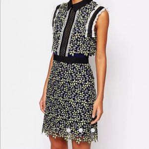 Self Portrait Eleina Sculpted Daisy Dress Lace